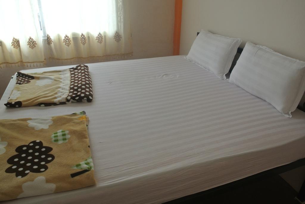 Orange Backpacker Hostel Vientiane Rom bilde